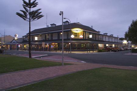 Grand Tasman Hotel ポートリンカーン エクステリア 写真